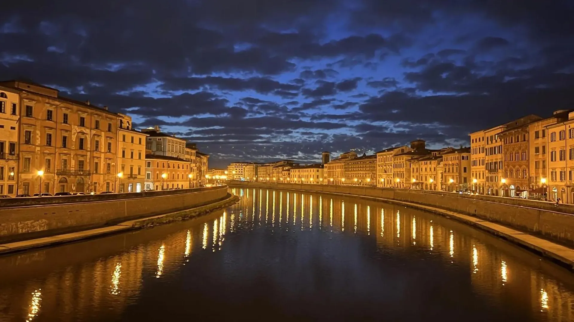 Loft 42 Apartment Pisa Italy
